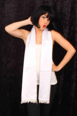 Sjaal wit 180 x 17 cm.